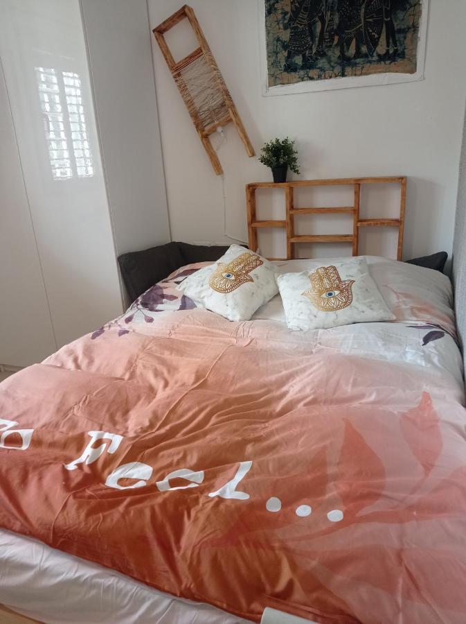 New! Great Location! Vibrant Downtown, Talpiot Market, Flea Market, Carmel Beach, Close To Everywhere Apartment Haifa Exterior photo